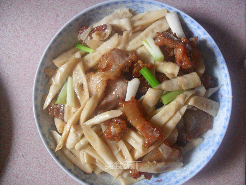 Stir-fried Pork with Bitter Bamboo Shoots recipe