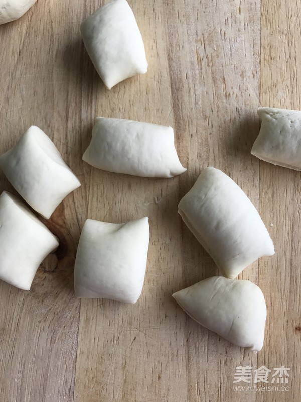 The Quick Noodles Made in Summer--celery and Shrimp Meat Buns recipe