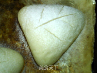 Leaf-shaped Taro Bread recipe