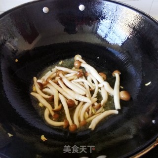 Stir-fried Crab Mushroom with Cucumber and Carrot recipe