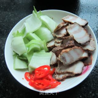 Stir-fried Bacon with Large Pieces of Cabbage recipe