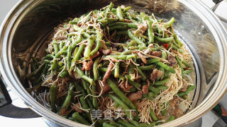Steamed Noodles with Beans recipe