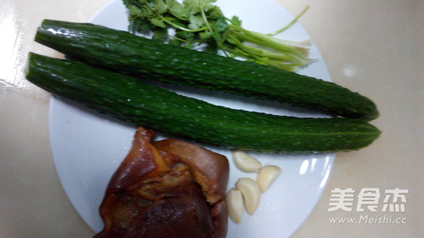 Pork Head Meat Mixed with Cucumber recipe