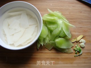 Refreshing --- Stir-fried Lettuce with Yam recipe