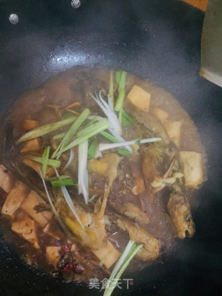 Braised Tofu with Yellow Bone Fish recipe