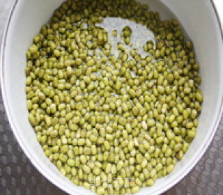 Rock Sugar Mung Bean Tremella Soup recipe