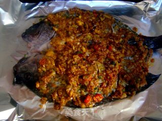 Grilled Fish in Tin Foil with Garlic recipe