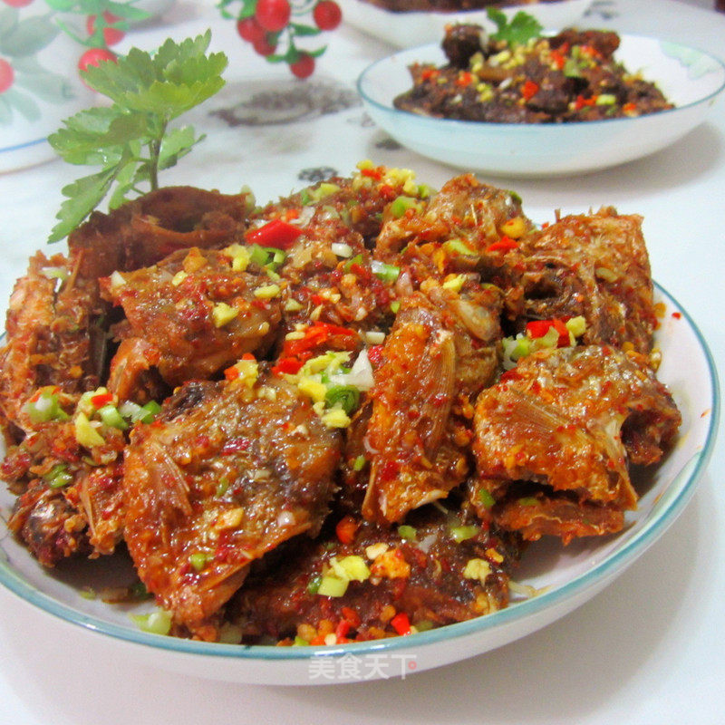 Spicy Garlic Fish with Cold Sauce recipe