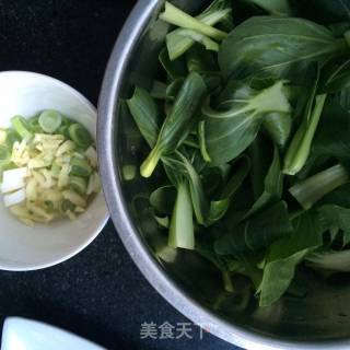 Stir-fried Vegetables with Mushrooms and Shiitake Mushrooms recipe