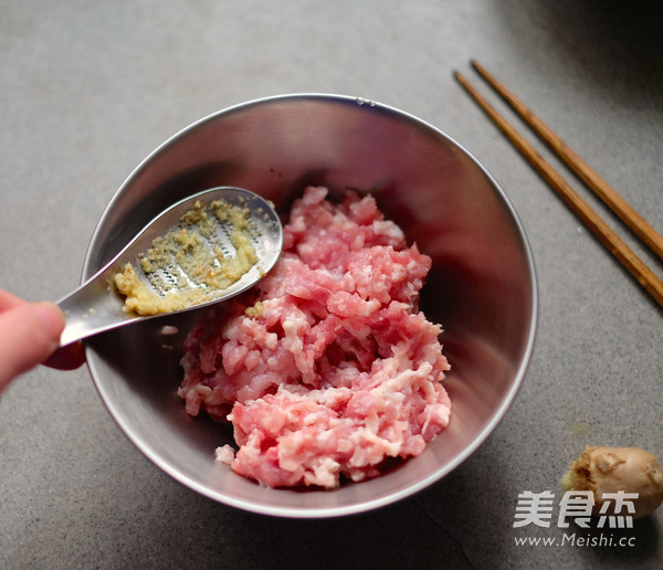 Steamed Meat Cakes with Salted Fish and Mackerel recipe