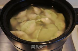 Mushroom Sauce, Cabbage and Black Fungus Stuffed Dumplings#妈妈的味# recipe