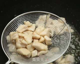 Stir-fried Chicken with Sauce recipe