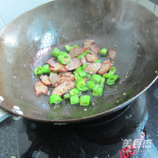 Barbecued Pork with Green Pepper recipe