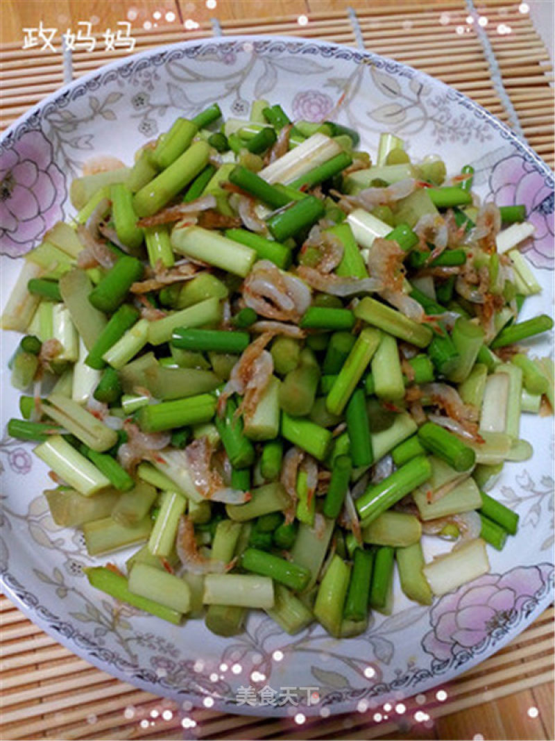 Shrimp Skins Mixed with Garlic Sprouts recipe