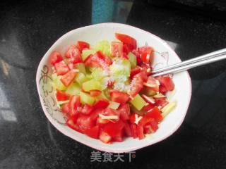 Lettuce Mixed with Tomatoes recipe