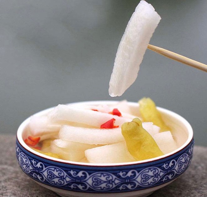 Hot and Sour Crispy Pickled Radish Sticks recipe