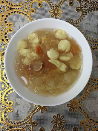 Peach Gum Soap Soup Tremella Lotus Seed Soup recipe