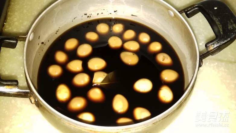 Marinated Quail Eggs recipe