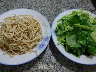 Celery Stir-fried Thousands of Silks recipe