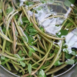 Stir-fried Portulaca Stem with Pork Tongue recipe