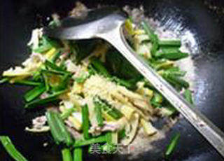 Stir-fried Lamb Tail Bamboo Shoots with Homemade Lean Pork recipe