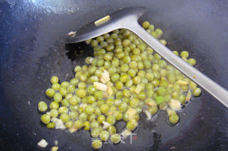 Fried Shrimp with Peas recipe