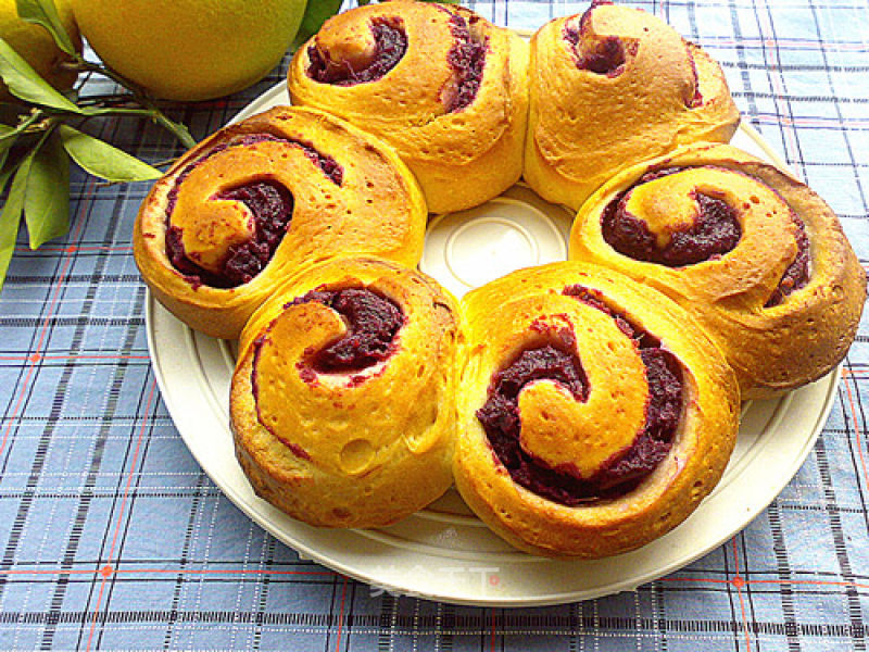 Purple Sweet Potato Bread Roll recipe