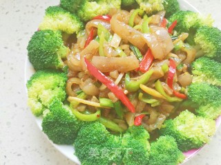 Stir-fried Pork Skins with Broccoli recipe