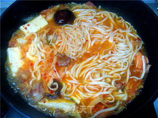 Conquer The Picky Husband's Kimchi Hot Pot Spicy Noodles recipe