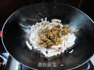 Fried Konjac with Pickled Vegetables recipe