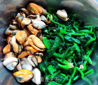 Spinach Mixed with Sea Rainbow recipe