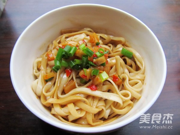 Soy Sauce Noodles with Diced Kohlrabi recipe