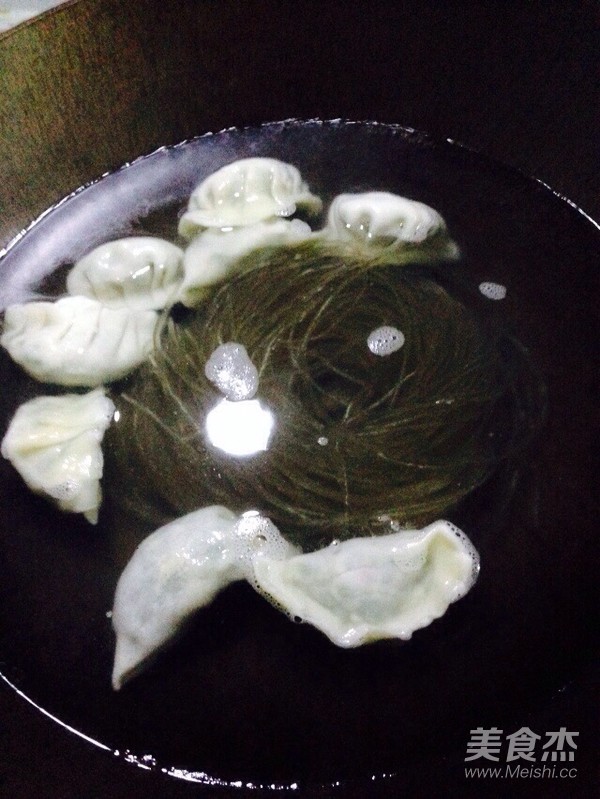 Boiled Dumplings with Cabbage Vermicelli recipe