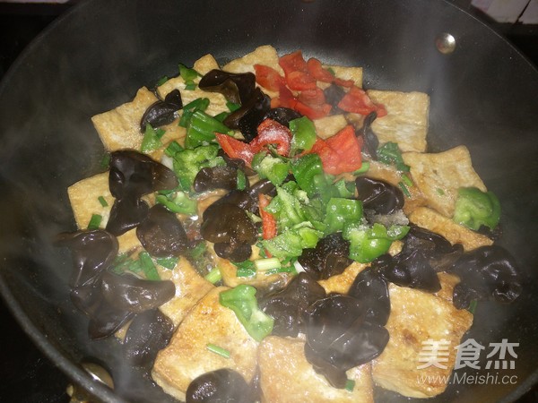 Stewed Tofu with Home-cooked Fungus recipe