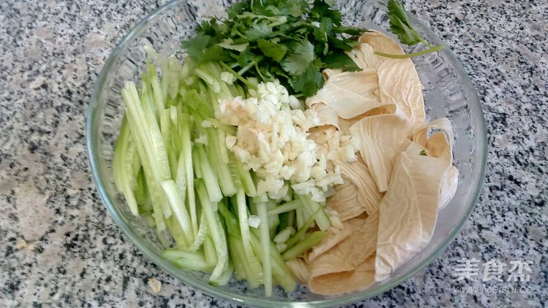 Cucumber Mixed with Bean Curd recipe