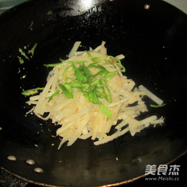 Green Pepper and Cold Potato Shreds recipe