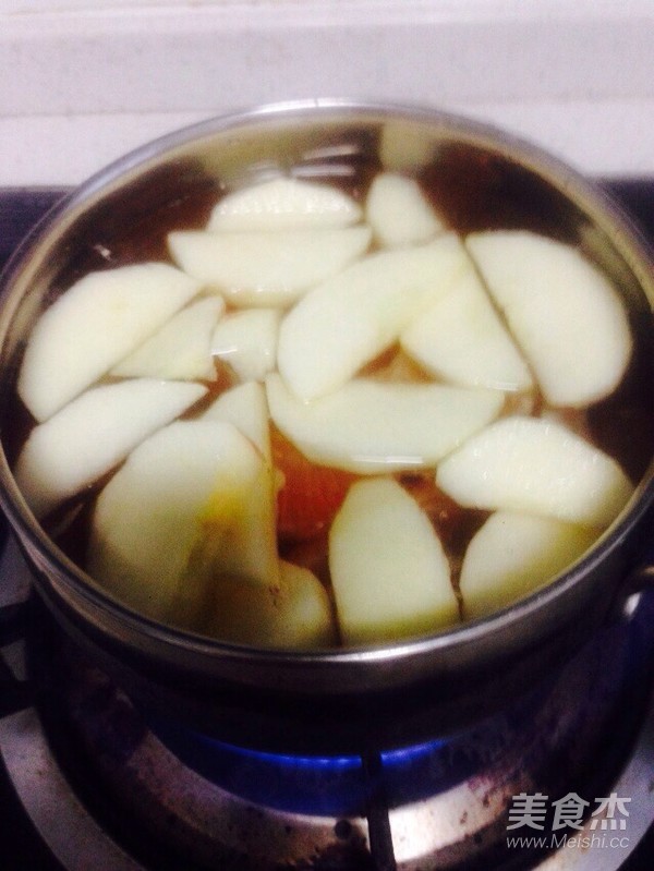 Sweet Soup with Apple, Orange and Longan recipe