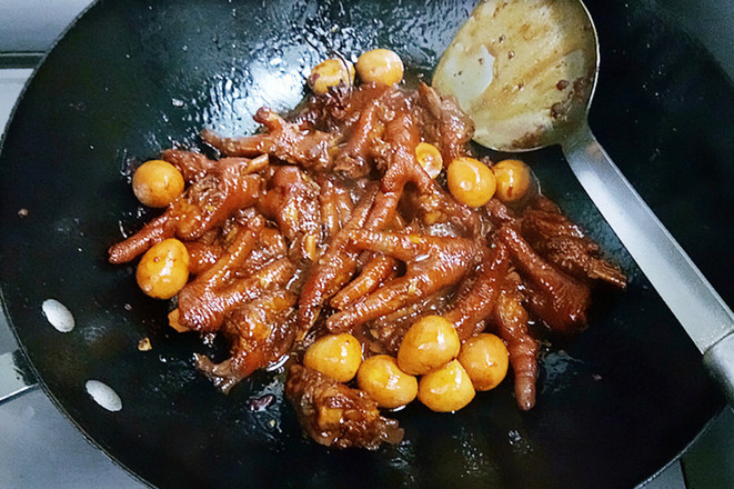 Braised Chicken Feet with Quail Eggs recipe