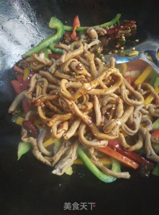 Stir-fried Jingwu Duck Intestines with Colored Peppers recipe