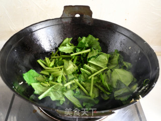 Scrambled Eggs with Spinach and Shrimp Skin recipe
