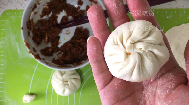 Homemade Steamed Buns with Fresh Meat, Tender and Juicy, Full of Meaty Flavor recipe