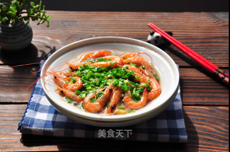 Steamed Prawns with Enoki Mushroom and Scallion Oil recipe