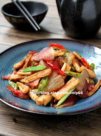 Stir-fried Bacon with Dried Radish recipe