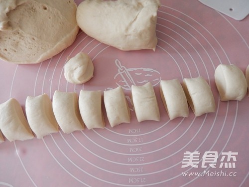 Carob Buns with Minced Pork recipe