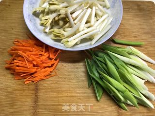 Vegetarian Fried Peanut Sprouts recipe