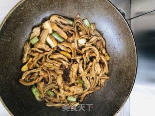 Stir-fried Leek with Pork Belly recipe