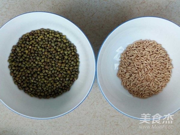 Lotus Seed Mung Bean Mixed Grain Congee recipe