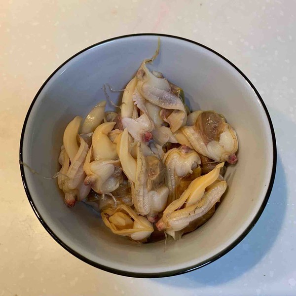 Fresh Noodle Soup with Clams recipe