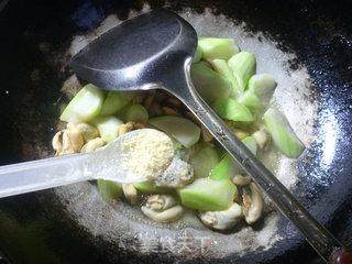 Stir-fried Mussels with Night Blossoms recipe