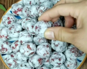 Snow Hawthorn Balls are Sweet and Sour, Appetizing and Delicious with Detailed Video Explanation recipe